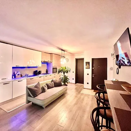 Apartament Coresi Bright