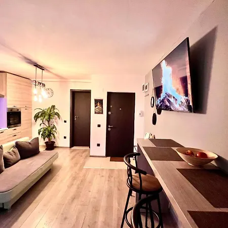 Coresi Bright Apartament