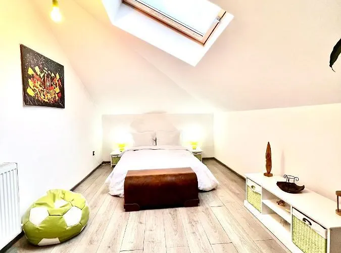 Apartment Coresi Bright